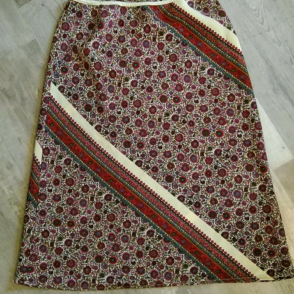 Floral pattern skirt